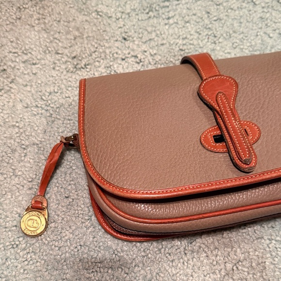 Dooney & Burke Elegant Brown and Grey Tan Leather Cross Body Bag - Picture 8 of 8